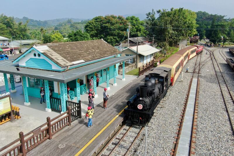 阿里山月老列車夯 男生報名限額38人10分鐘清空