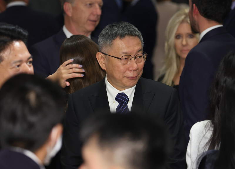 賴侯柯出席美國國慶酒會 罕見同場幾無互動