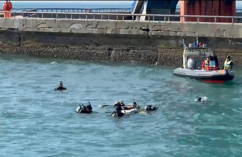 澎湖馬公觀音亭海域遊客落海 尋獲送醫不治