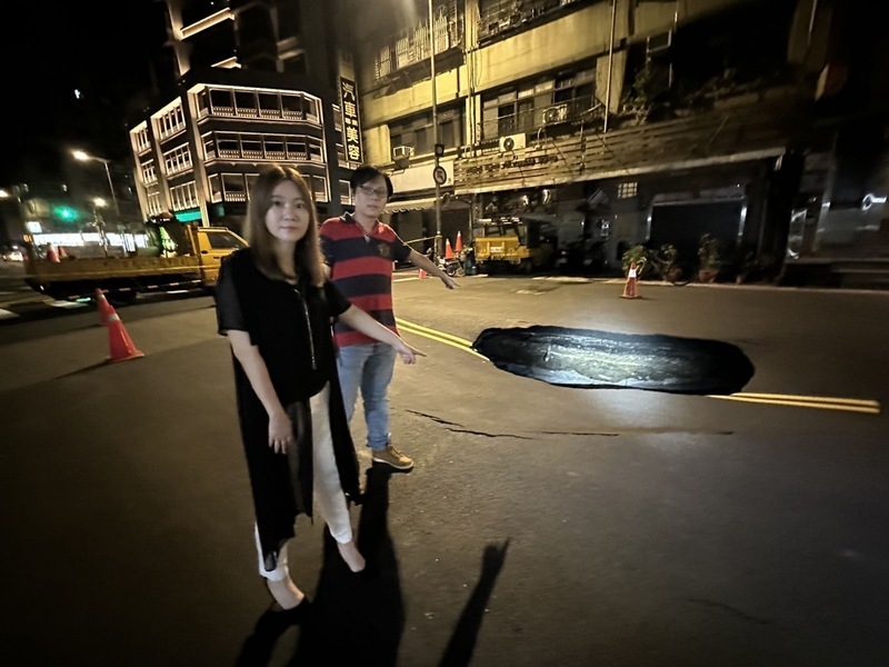 北市南京西路現天坑 市府緊急開挖回填