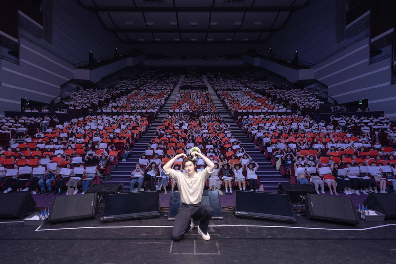 李鐘碩為見面會斷食運動 來台秒被美食吸引破功