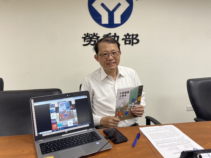 勞動繪本教尊重各行各業 全台2百場說故事活動