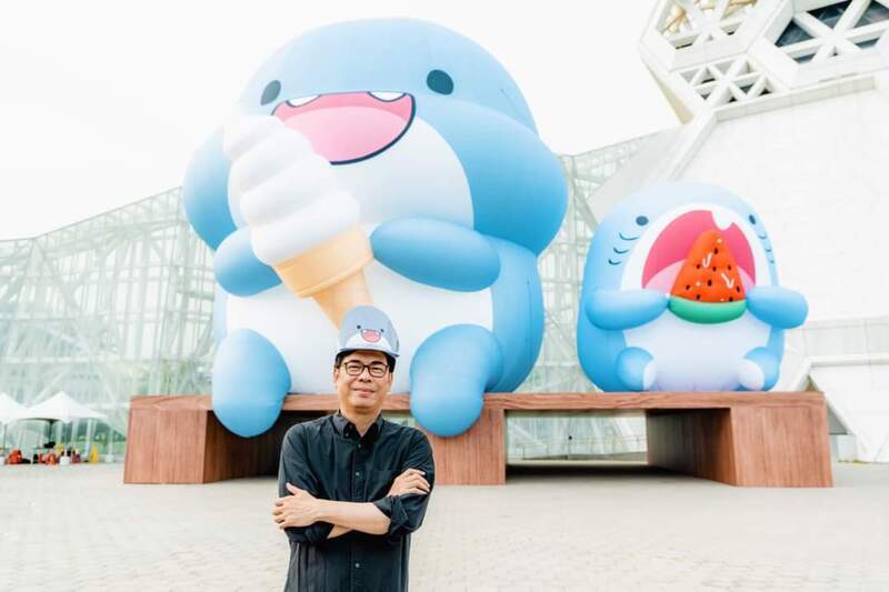 人氣貼圖角色現身高雄 「胖鯊魚鯊西米」吃冰賣萌