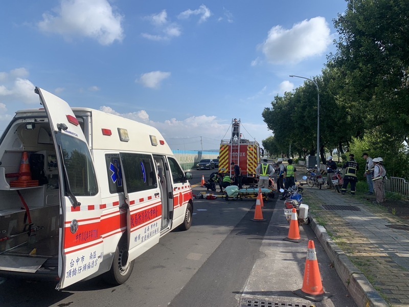 台中2工人下水道受困 警消救出其中1人命危