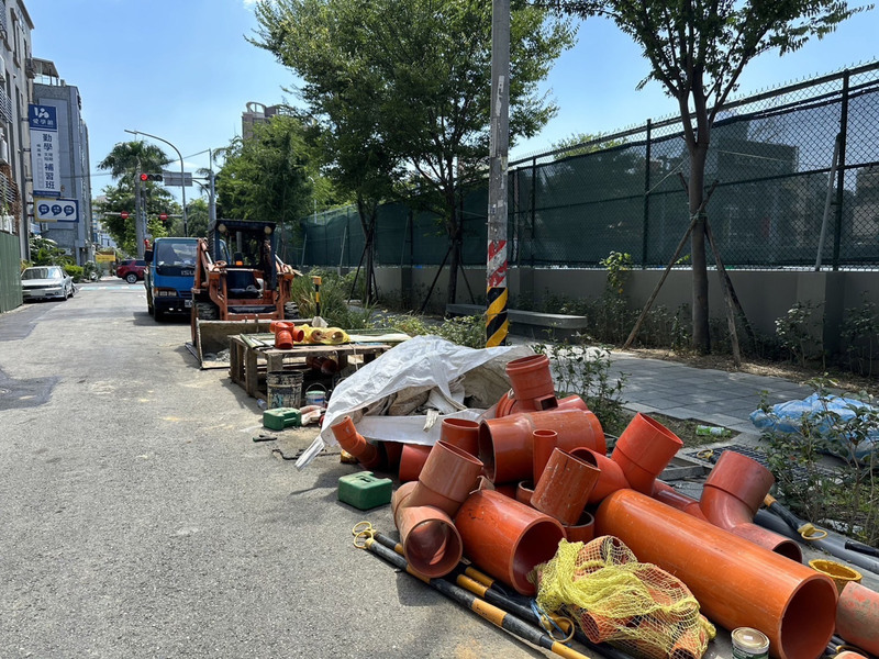下水道工程管材堆路邊挨批 竹市府：廠商已清除
