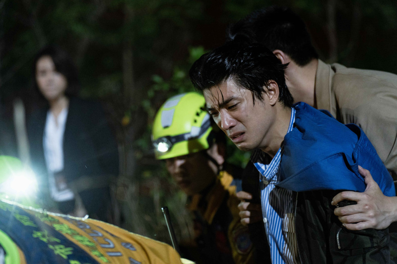 林哲熹地獄里長焦急找阿嬤 用力過度遭攙扶離場