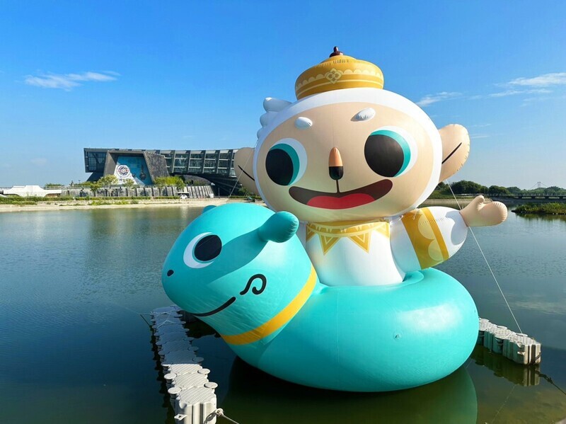 故宮南院夏日水舞 搭6米哈奴曼水上氣球受歡迎