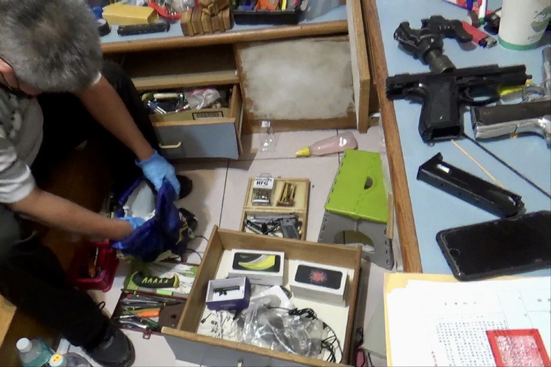 台南檢警查販毒案逮11人 意外破獲槍械改造工廠