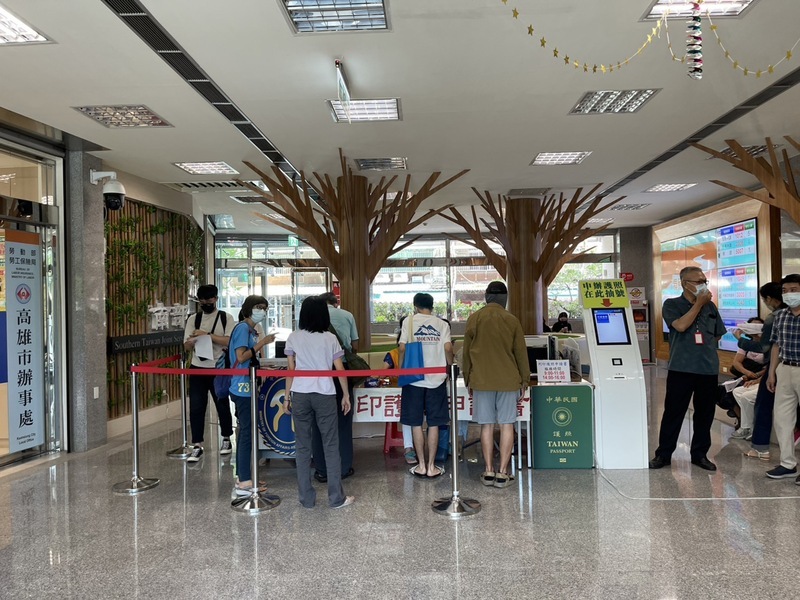 出國人潮搶辦護照 外交部南辦優化流程便民升級