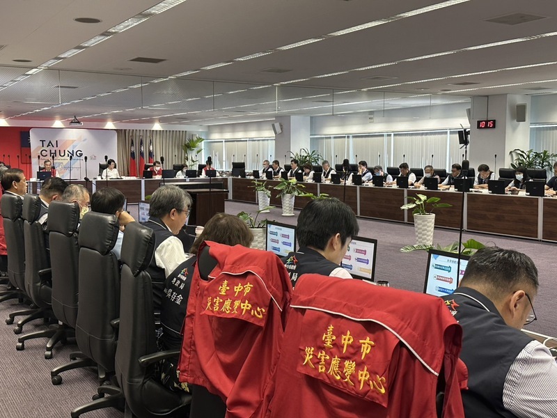 憂颱風杜蘇芮帶來強陣風 盧秀燕籲加強固定招牌