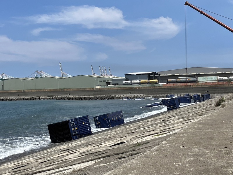 天使輪貨櫃打撈、除污費用高 高雄港不排除提告