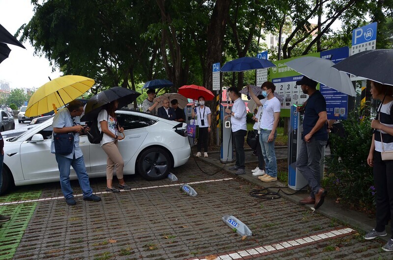 歐洲復興開發銀行參訪台南智慧交通 分享成果經驗