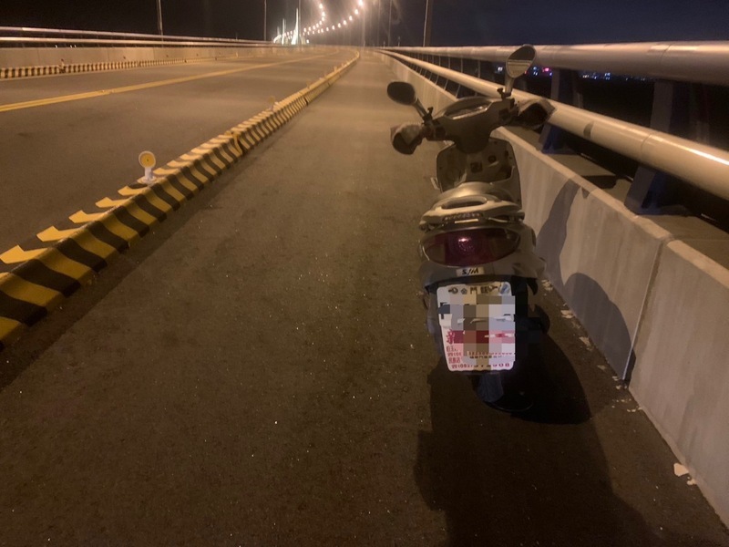 老翁騎車外出失蹤 金門大橋上找到機車恐落水