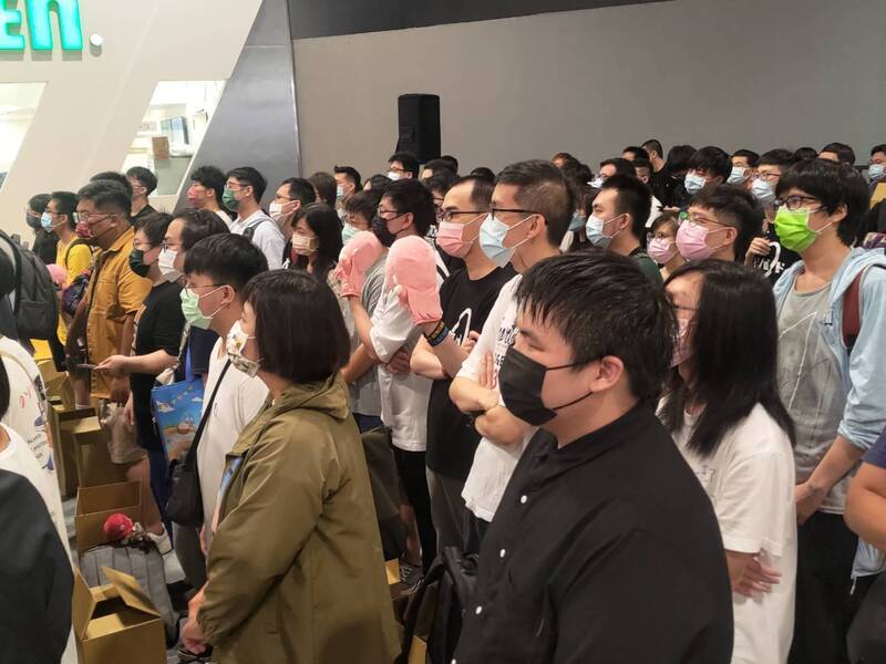 「小孤獨」青山吉能訪漫博 自曝掃貨台灣喉糖