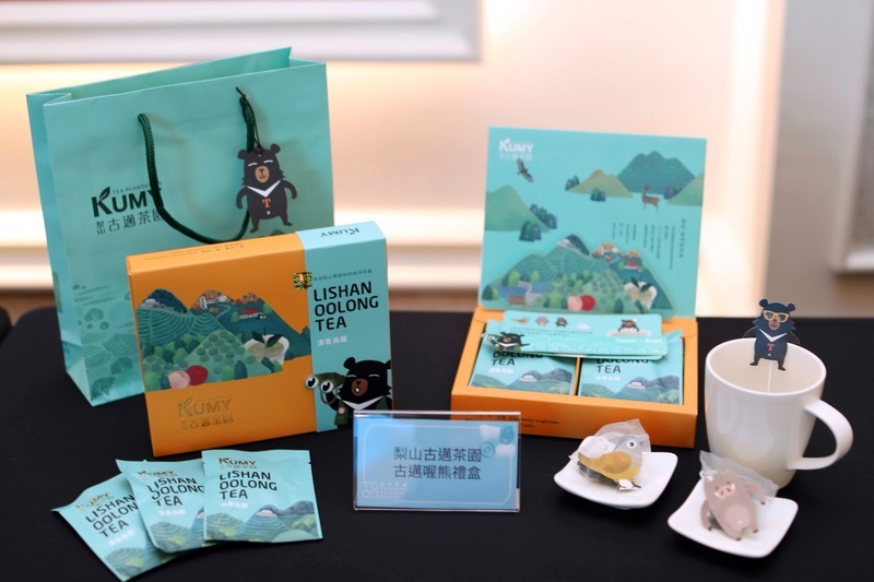 喔熊聯名梨山茶禮盒 視覺包裝設計獲獎