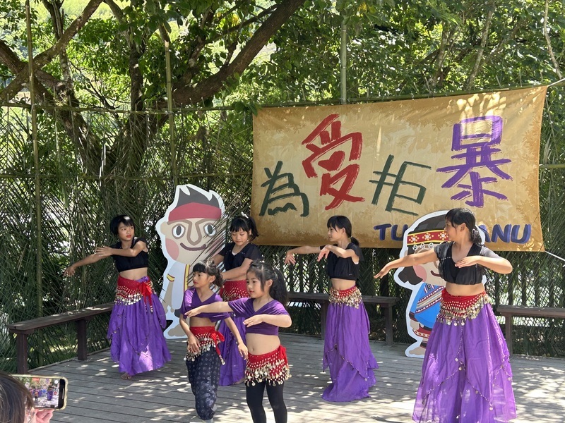 更靠近美麗的嘉明湖 南橫利稻分校號召熱血英文老師