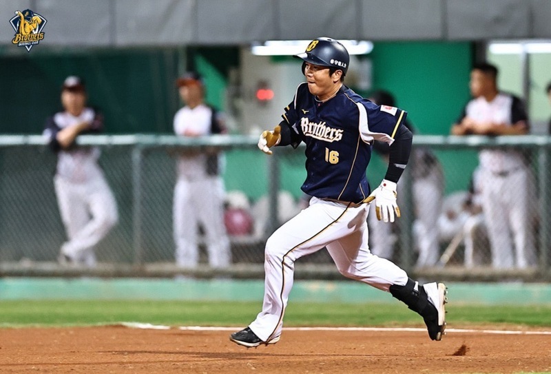 周思齊達生涯1700場出賽里程碑 笑說自己好老