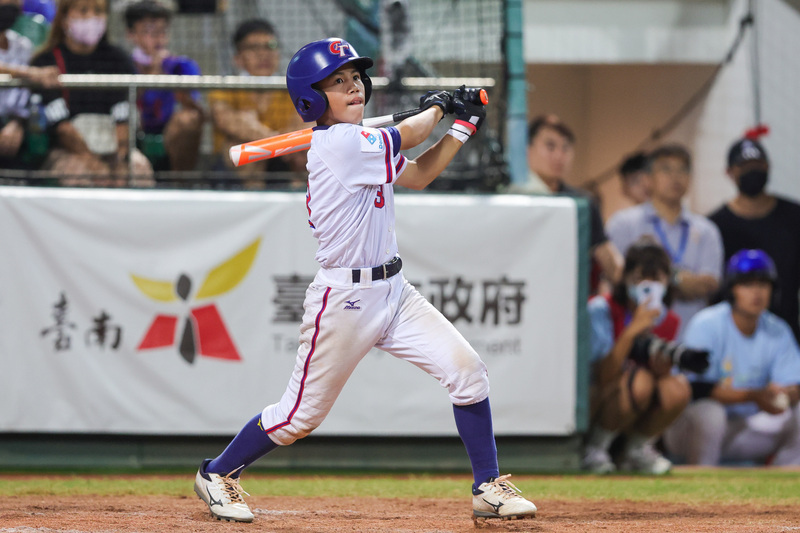 U12世界盃冠軍戰 沈偉凡4局下敲追平比數二壘打