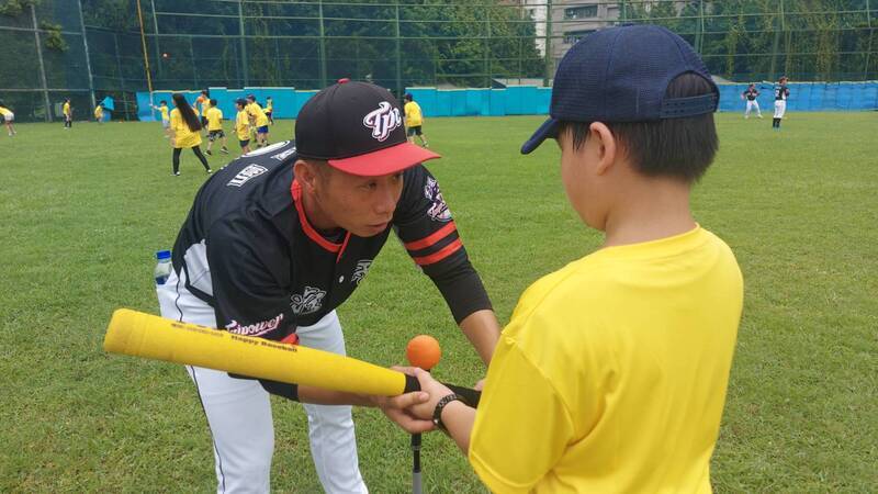 台電「棒球Fun電營」登場 400名小球員慕名而來