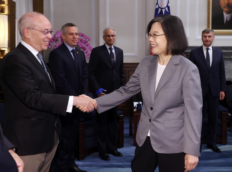 台灣守護民主防線前緣 總統盼與自由陣營強化交流