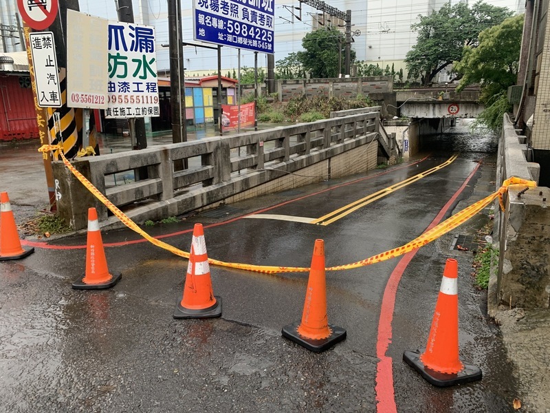 降雨影響 竹縣新豐鄉大同地下道積水暫時封閉
