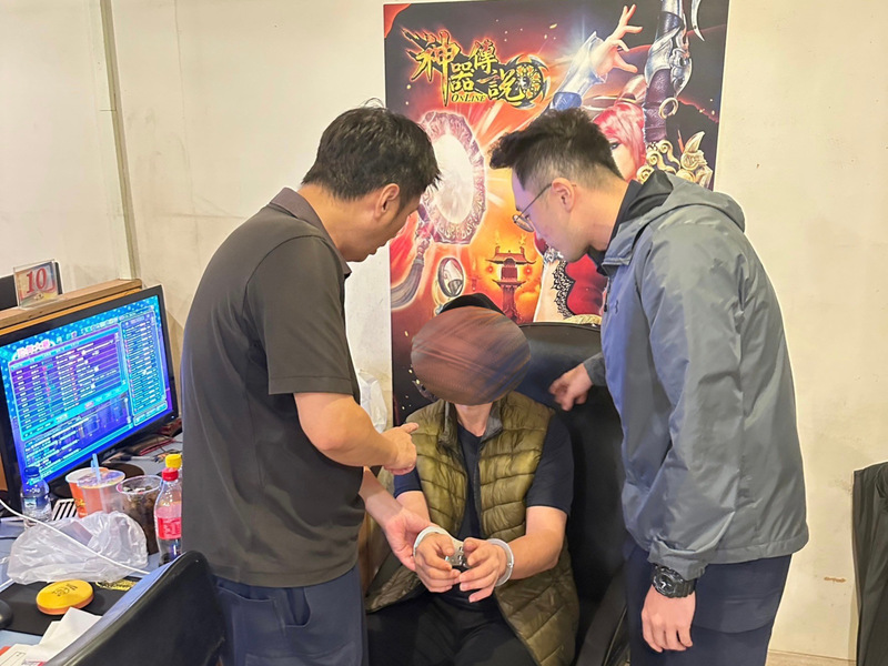 深夜專偷汽車財物連犯4案 台南失業男被逮遭押