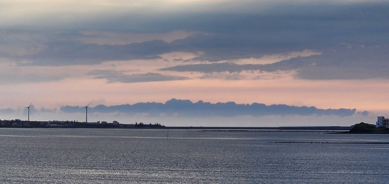澎湖罕見雲層奇景 驚艷空中潑墨山水畫