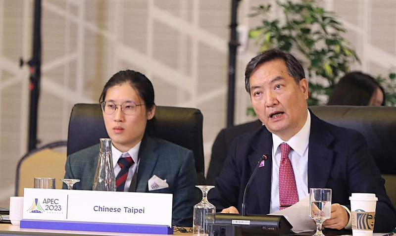 出席APEC婦女論壇 羅秉成：積極推動女性參與決策