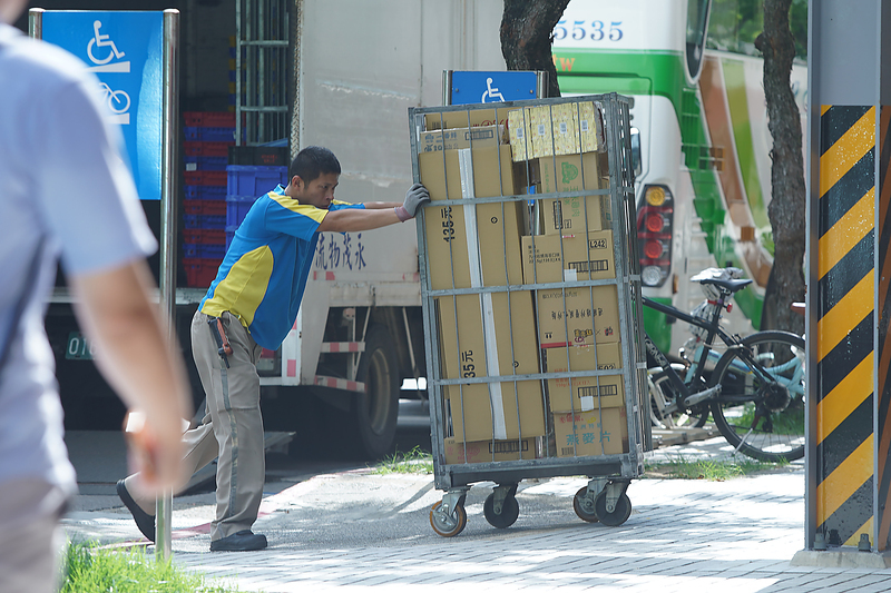 畢業季到來 7月失業率3.56%連2月走揚