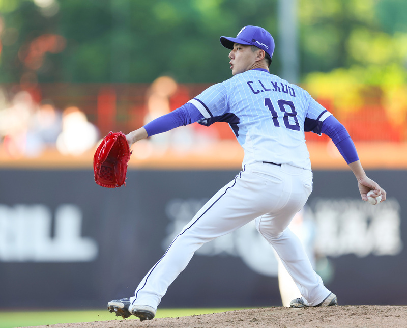 悍將郭俊麟投5.2局失2分 睽違近1年奪先發勝