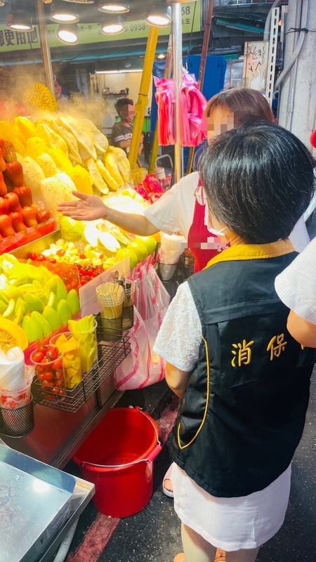 北市府稽查饒河夜市水果攤 1家標價份量有缺失
