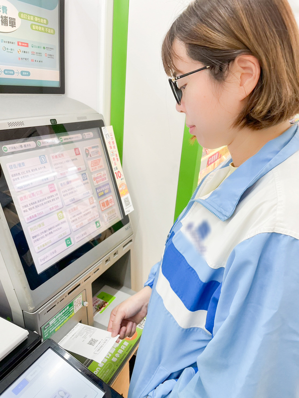 高雄生理用品數位票卡上線 9000名學生受惠