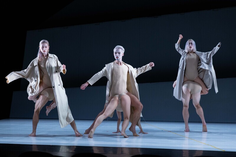 何曉玫舞作親愛的 摺紙舞台打造失衡人際關係