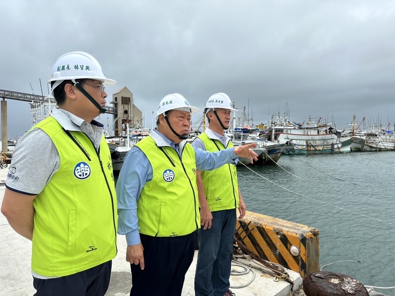 颱風海葵過境澎湖 平台船沉沒