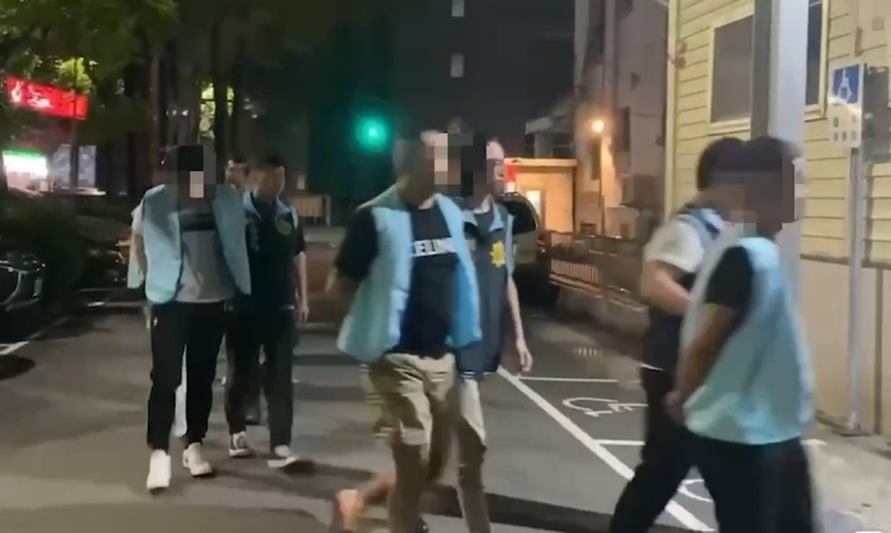 新北男無照駕駛遭盤查竟撂人襲警 9人遭壓制送辦