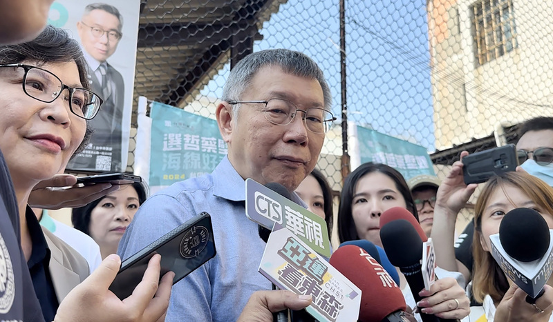 郭台銘公布副手賴佩霞 柯文哲：不錯人選