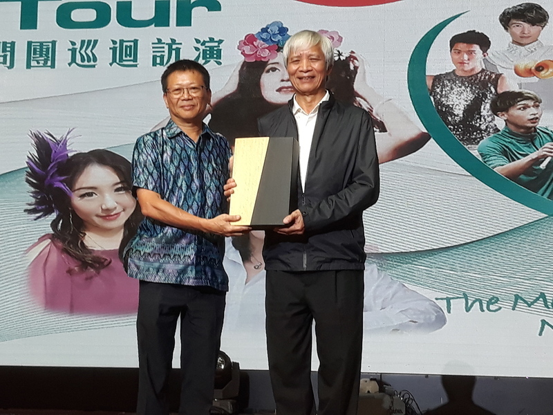 印尼台商慶中秋 打造虛擬鄧麗君重現經典歌曲