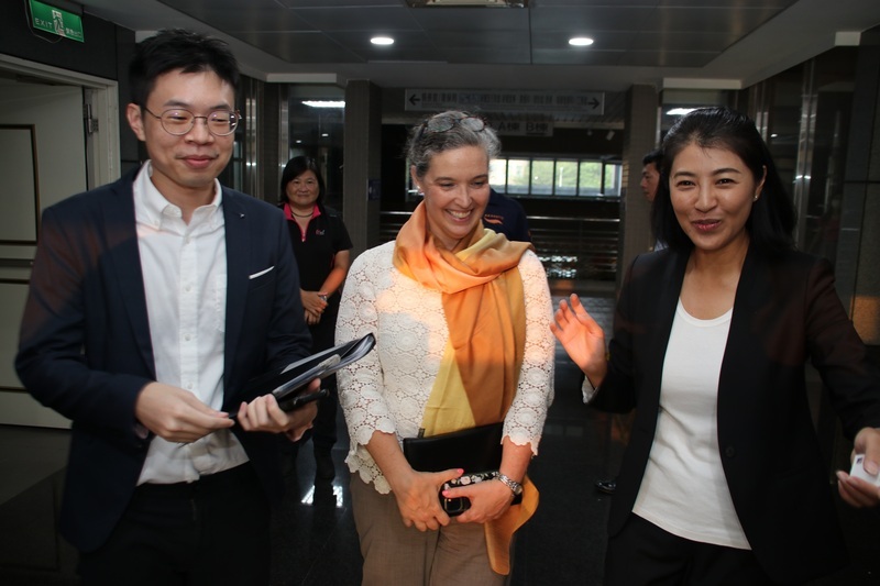 孫曉雅拜訪許淑華 不忘關心24年前的921地震