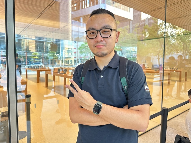 蘋果新機開賣 直營店頭香哥入手第12支iPhone