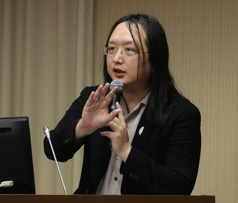 電子簽章法修法 唐鳳：10月送政院拚本會期通過