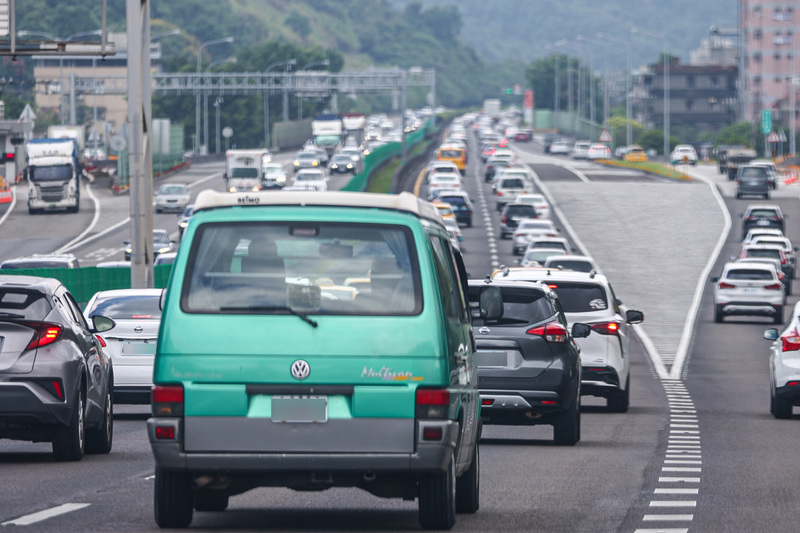 中秋連假首日 國道中午僅零星路段壅塞