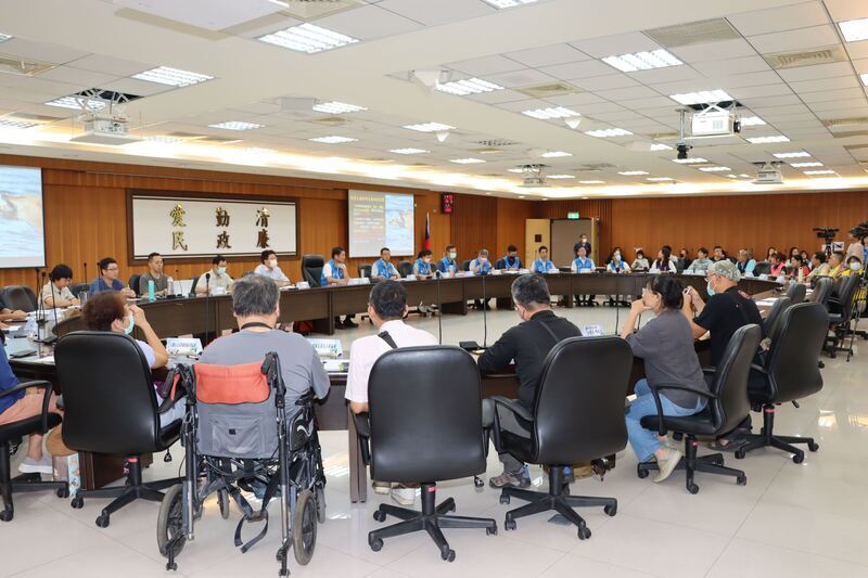 擬禁止餵養遊蕩犬貓 苗縣辦自治條例草案公聽會