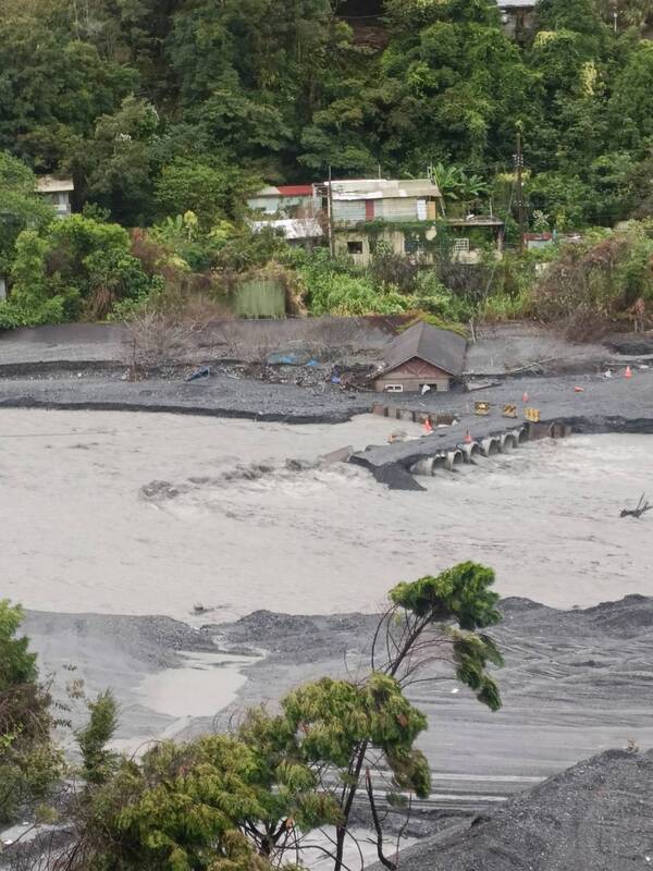 南投焚風國姓高溫破紀錄 廬山溫泉區溪底便道毀