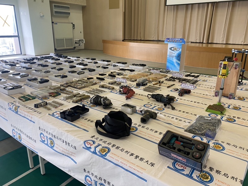 北市刑大破獲近年最大改槍工廠 起出大批槍彈