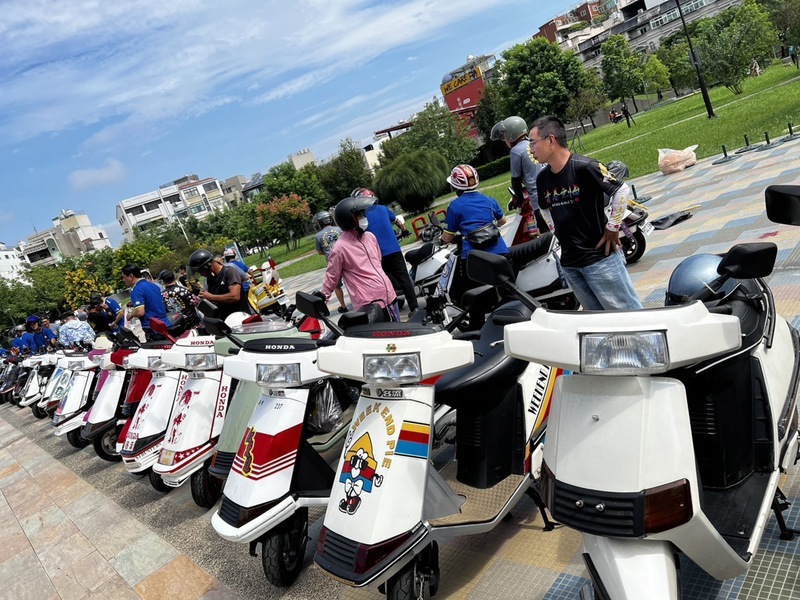 「名流家族」嘉義大會師 義賣老車零件做公益