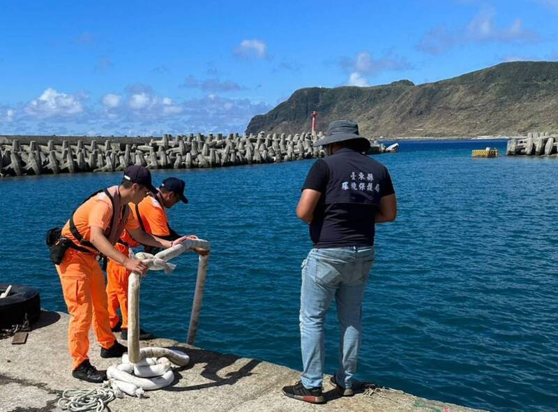 蘭嶼開元港船隻打撈提前完成 客船航班恢復正常