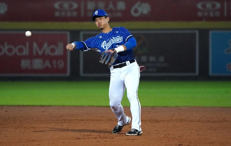 王正棠與李宗賢對到眼有默契 完成三殺很夢幻