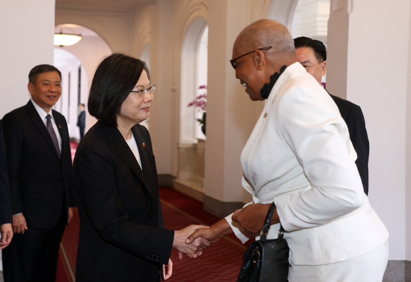 蔡總統會見聖克里斯多福及尼維斯總督 盼深化合作