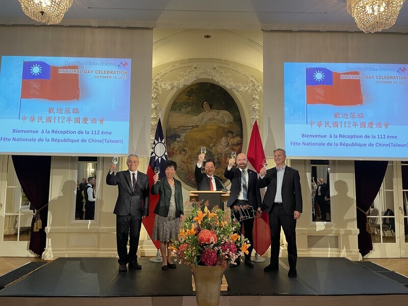 駐瑞士代表處國慶酒會 台灣茶葉飄香慶雙十