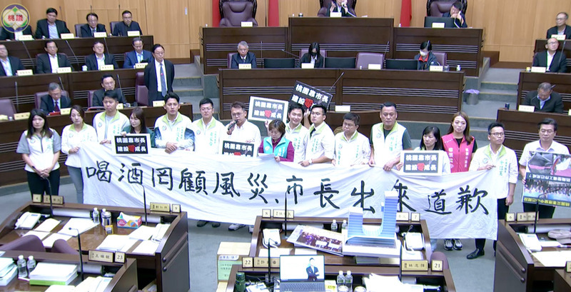 綠營議員指颱風夜赴酒宴 張善政怒：沒有碰酒杯